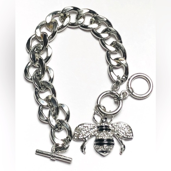 Jewelry - Silver tone Bubble Bee charm linked bracelet